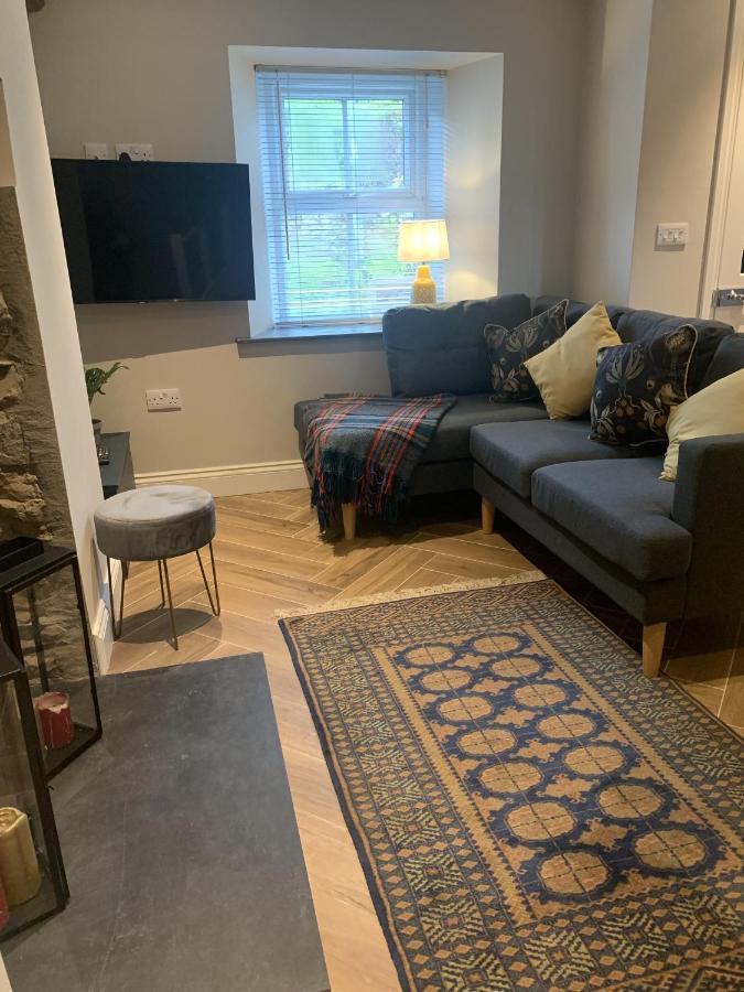 Min-Y-Fford Sleeps 6 Plus Pet Newport  Bagian luar foto